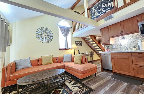 Table Rock Condo | Deer Mountain Branson Suite Overlooking Pointe Royale Golf Course in Branson!