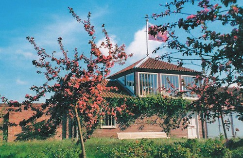 Thorpe Market Cottage | Deer Park Lookout - E3928