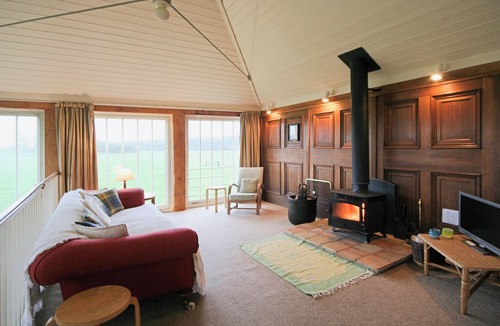 Thorpe Market Cottage | Deer Park Lookout - E3928