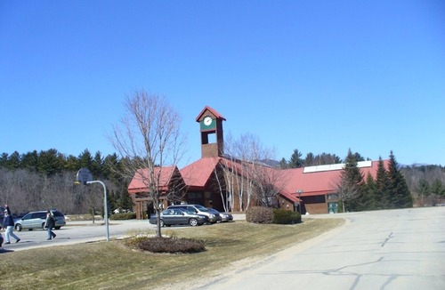 North Woodstock Condo | Deer Park/Loon Mtn. - Riverfront Condo 7 minutes from Loon