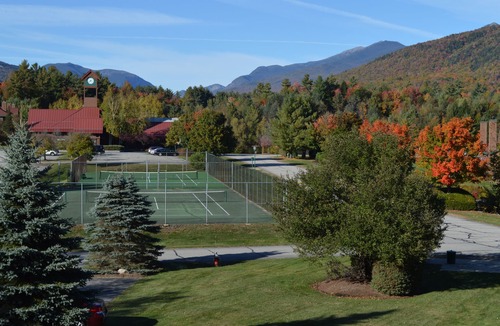 North Woodstock Condo | Deer Park/Loon Mtn. - Riverfront Condo – Near Clubhouse