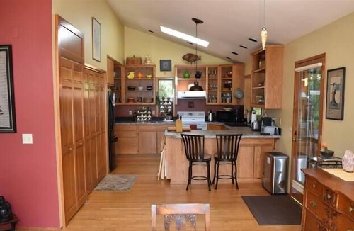 Port Angeles House | Deer Park: Tranquil Retreat with a Glorious Yard