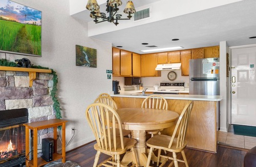 Gatlinburg Condo | Deer Ridge C301 | Mountain Views + Indoor/Outdoor Pools!