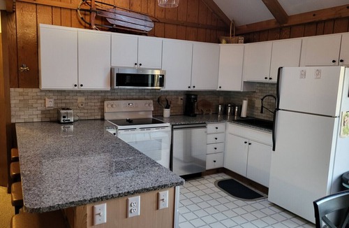Terra Alta Apartment | Deer Ridge Cozy 2-Bed Cabin w/fire pit & fireplace
