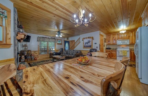 Blairsville House | Deer Ridge - Fireplace- Hot Tub