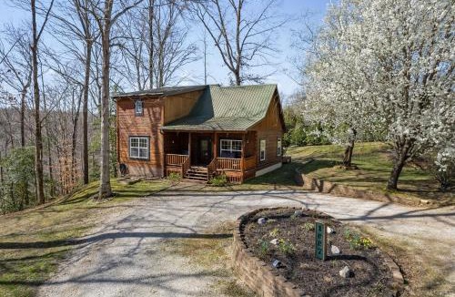 Byrdstown Ski Chalet | Deer Run - A Peaceful cabin hideaway
