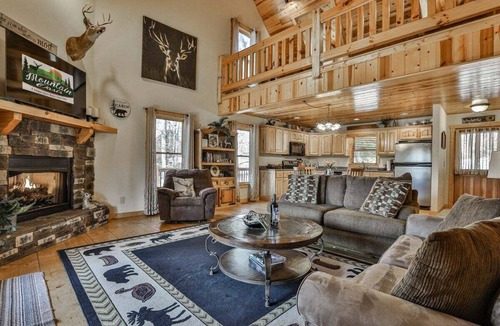 Ellijay Cabin | Deer Run -Dog Friendly, Hot Tub -Minimum Age