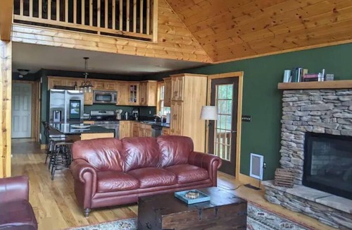 Peach Glen House | Deer Run Lodge - hike, swim, relax, explore!