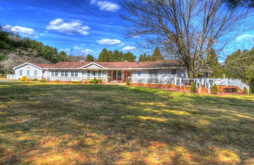 Kresgeville House | Deer Run Retreat W/Indoor Pool & Hot Tub