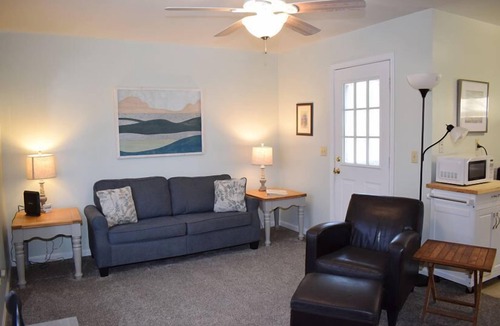 Chincoteague House | Deer Track-Cozy Cottage Close to Town. Fire Pit.