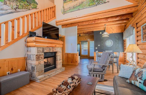 Pigeon Forge House | Deer Tracks Retreat in Pigeon Forge!