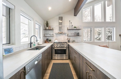 Deer Valley House | DEER VALLEY - WALK to SILVER LAKE Lifts & Dining - PRIVATE HOT TUB W/VIEWS