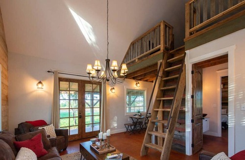 Lacy-Lakeview House | Deerfield Countryside Cottage