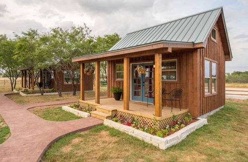 Lacy-Lakeview Cabin | Deerfield Countryside Tiny Cabin #1