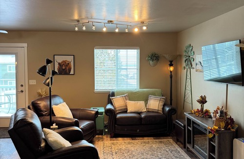 Helena Apartment | Deerfield Getaway