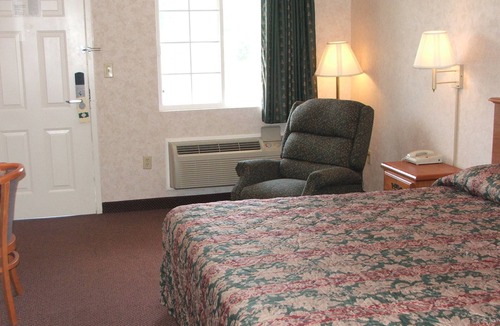 Greenbrier Hotel | Deerfield Inn & Suites