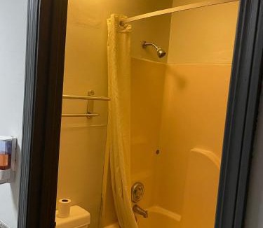 Xenia Hotel | Deerfield Inn