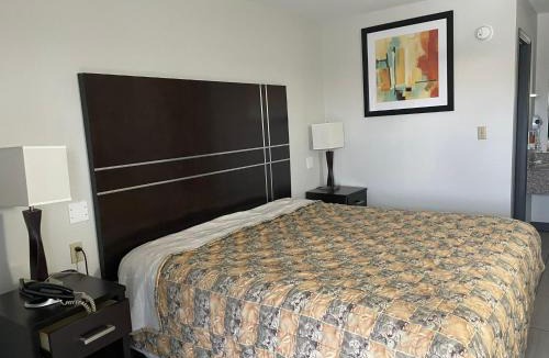 Xenia Hotel | Deerfield Inn