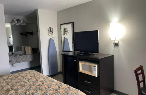 Xenia Hotel | Deerfield Inn