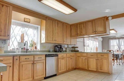 Biglerville House | Deerfield Retreat | Pool Table, Fireplace + Play-Set!
