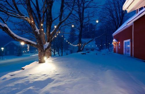 West Dover Hotel | Deerfield Valley Inn - Mt Snow BnB Fireplace Rooms and Breakfast