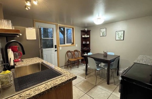Deer Island House | Deerisland cabin lower leveln
