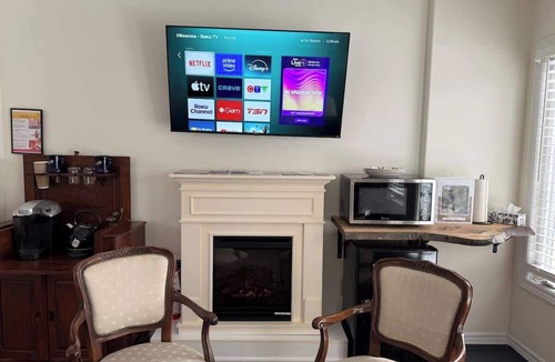 Historic Old Town Apartment | Deerview Suite - A sweet nature escape in NOTL