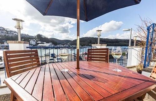 Looe House | Deganwy Hotel