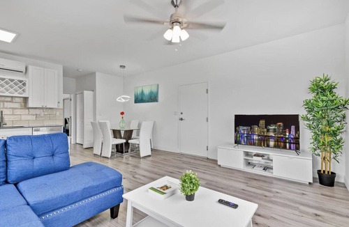 Seybold Condo | °Magical bright Apt 5min walking Design District°