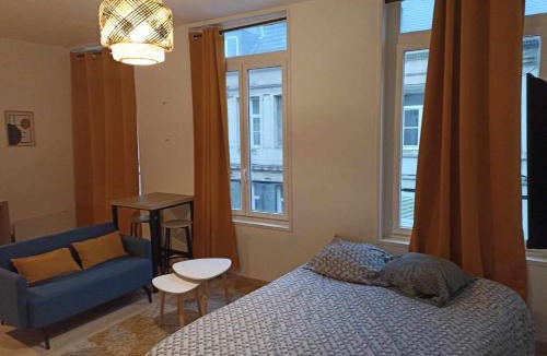 Valenciennes Apartment | Deguise 9