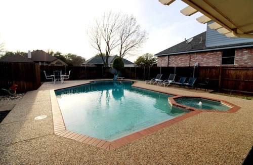 McKinney Apartment | Deja Blue Lagoon & Games