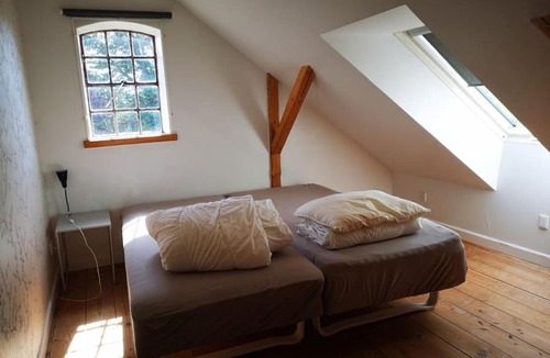 Mern House | Dejlig 3 værelses lejlighed på økologisk gård.