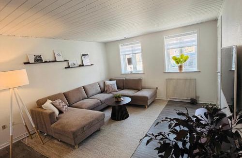 Varde Villa | Dejlig hus i hjertet af Varde med egen Terrasse og alt du behøver som håndklæder og sengelinned