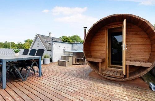 Faaborg Villa | Dejlig hus med vildmarksbad