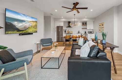 Del Mar Heights Apartment | Del Mar Retreat - Spa, BBQ, Firepit, AC, Laundry