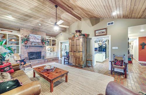 Amistad National Recreational Area House | Del Rio Home w/Large Yard, BBQ + Fireplace!