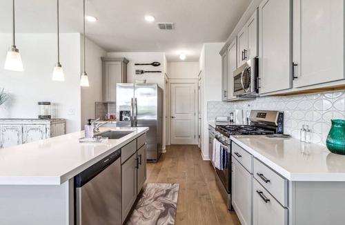 Del Valle House | Del Valle · Pit Stop Retreat | Sleeps 10