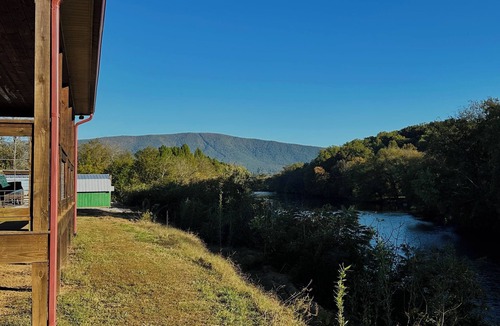 Tennga Cabin | Delaneice Riverside Cabins