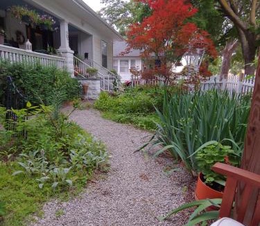 Wichita Bed & Breakfast | Delano Bed and Breakfast