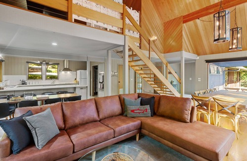 Merrijig House | Delatite Lodge - River Front