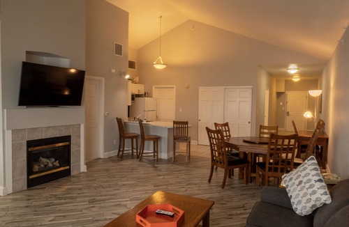 Delavan Lake Hotel | Delavan Lake Resort