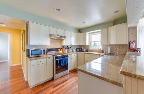 Green Creek House | Delaware Bay and Sunset Views Cape May Cottage