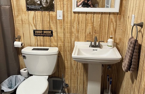 Tuscumbia Cabin | Delbert Tiny Cabin / Osage River