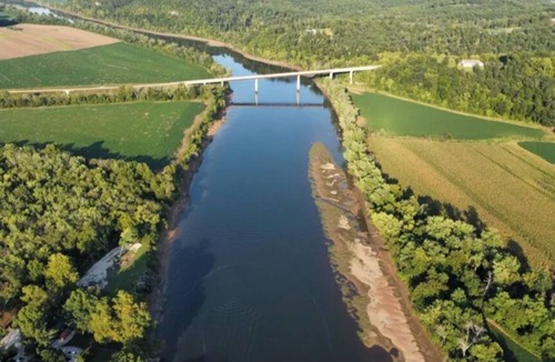 Tuscumbia Cabin | Delbert Tiny Cabin / Osage River