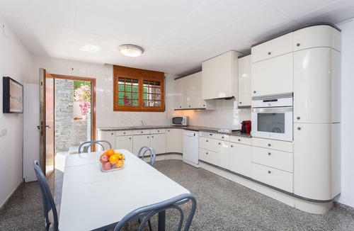 Masnou House | Delfín - ground floor of a large house