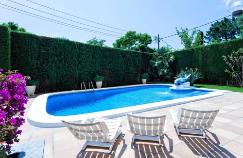 Masnou House | Delfín - ground floor of a large house