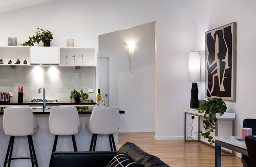 Daylesford House | Delfryn- stylish and modern, with great views