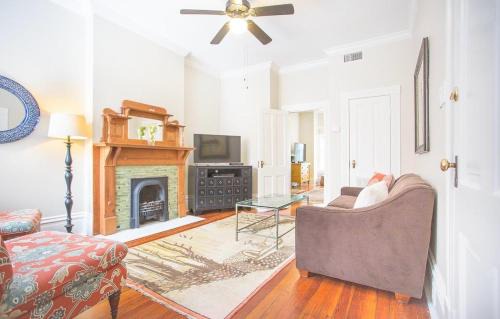 Savannah Victorian District House | Delia Row - 905B by Lucky Savannah