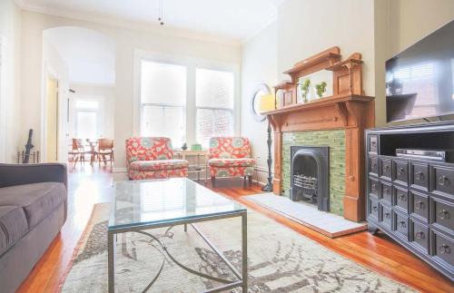 Savannah Victorian District House | Delia Row - 905B by Lucky Savannah