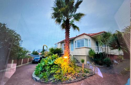 Mount Roskill House | Delight at Golf